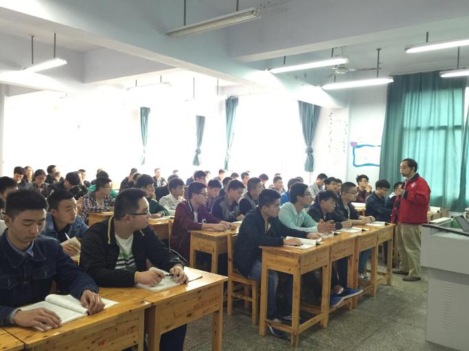 汽车与电子工程系党总支开展党员示范课观摩活动